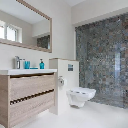 Kopernika 4 By Zilla ホームステイ *